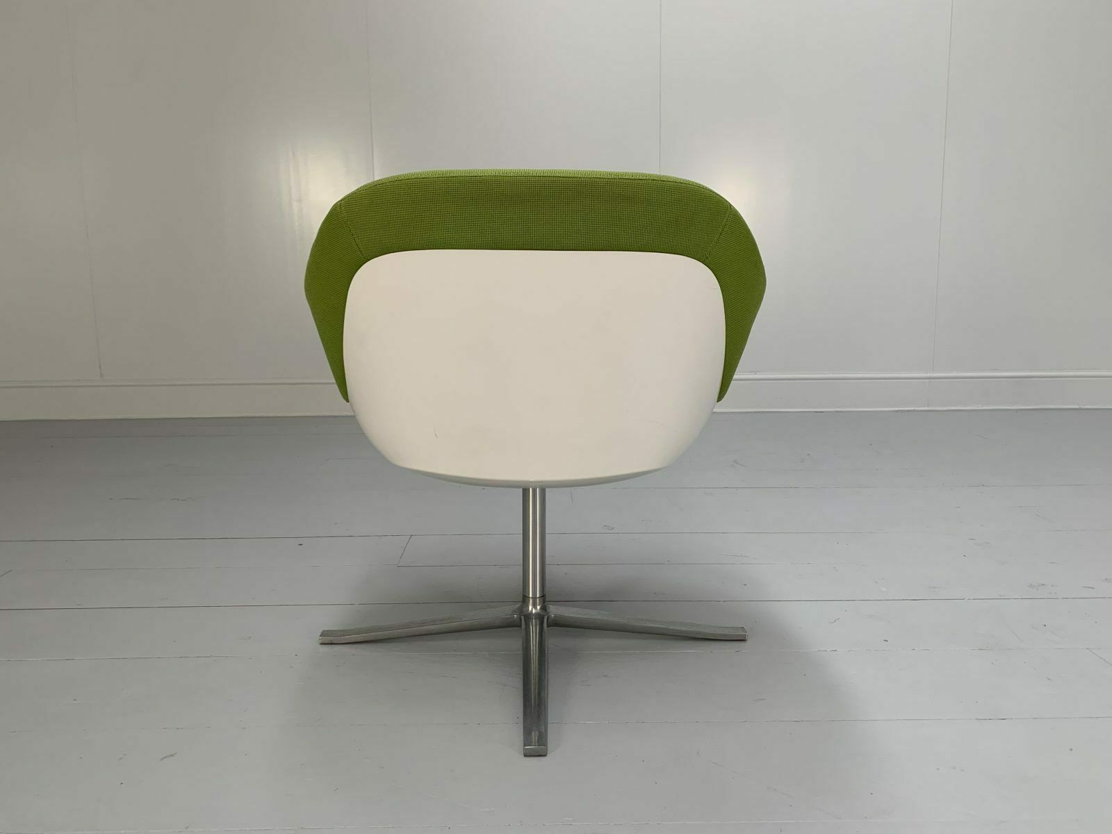 Suite Of 4 Walter Knoll “Turtle” Armchairs – In Lime Green Fabric photo vintage