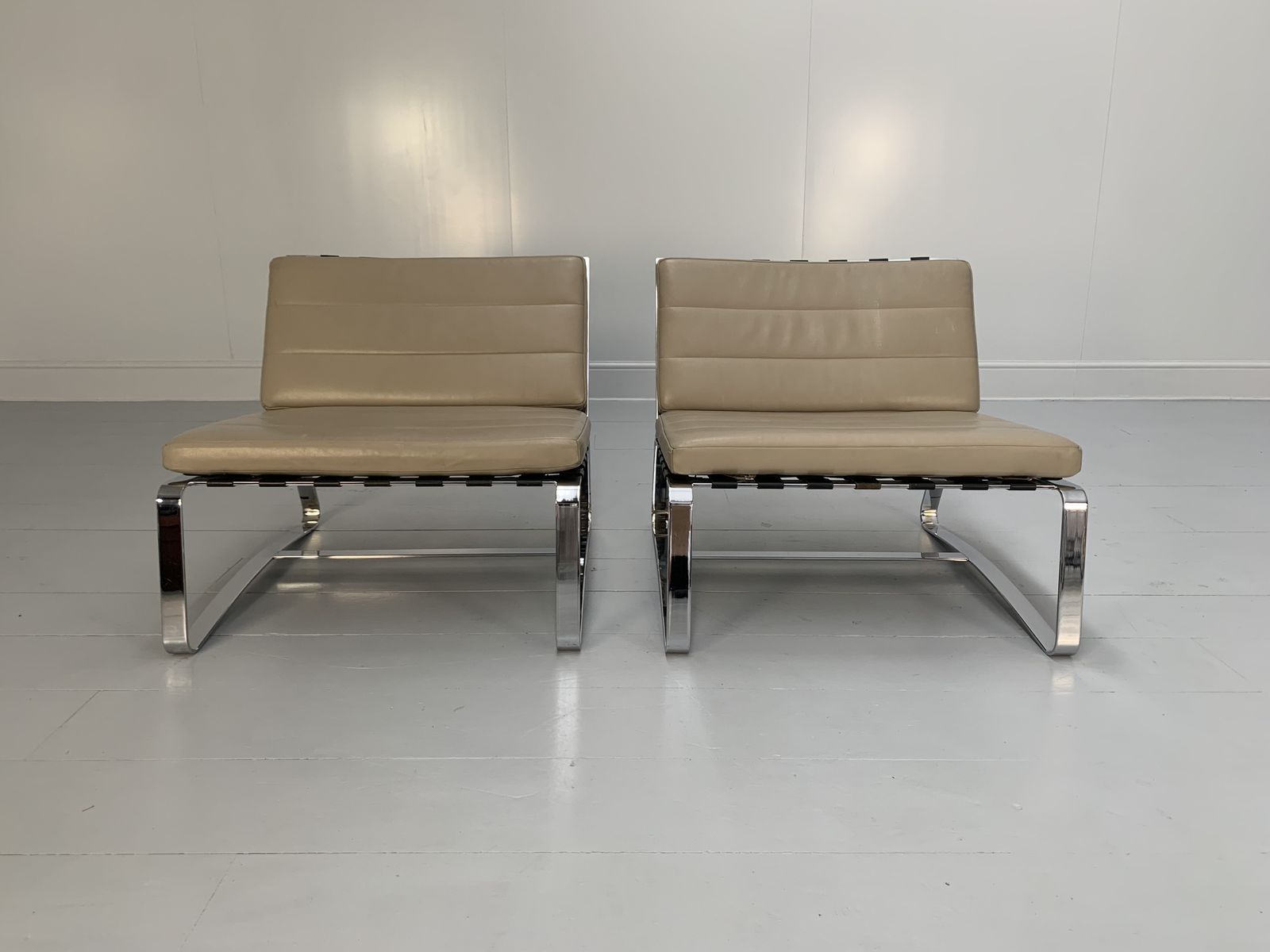 Pair Of Minotti “Delaunay” Armchairs – In Pale Brown “Pelle” Leather photo furniture