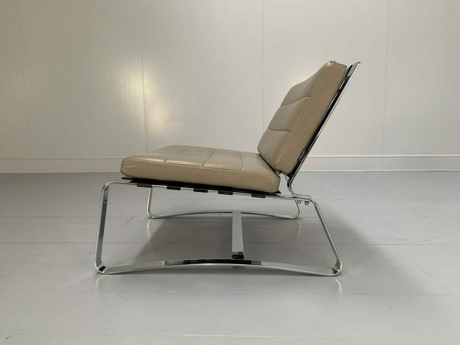 Minotti “Delaunay” Armchair – In Pale Brown “Pelle” Leather – Rrp £5000 photo 2400.0