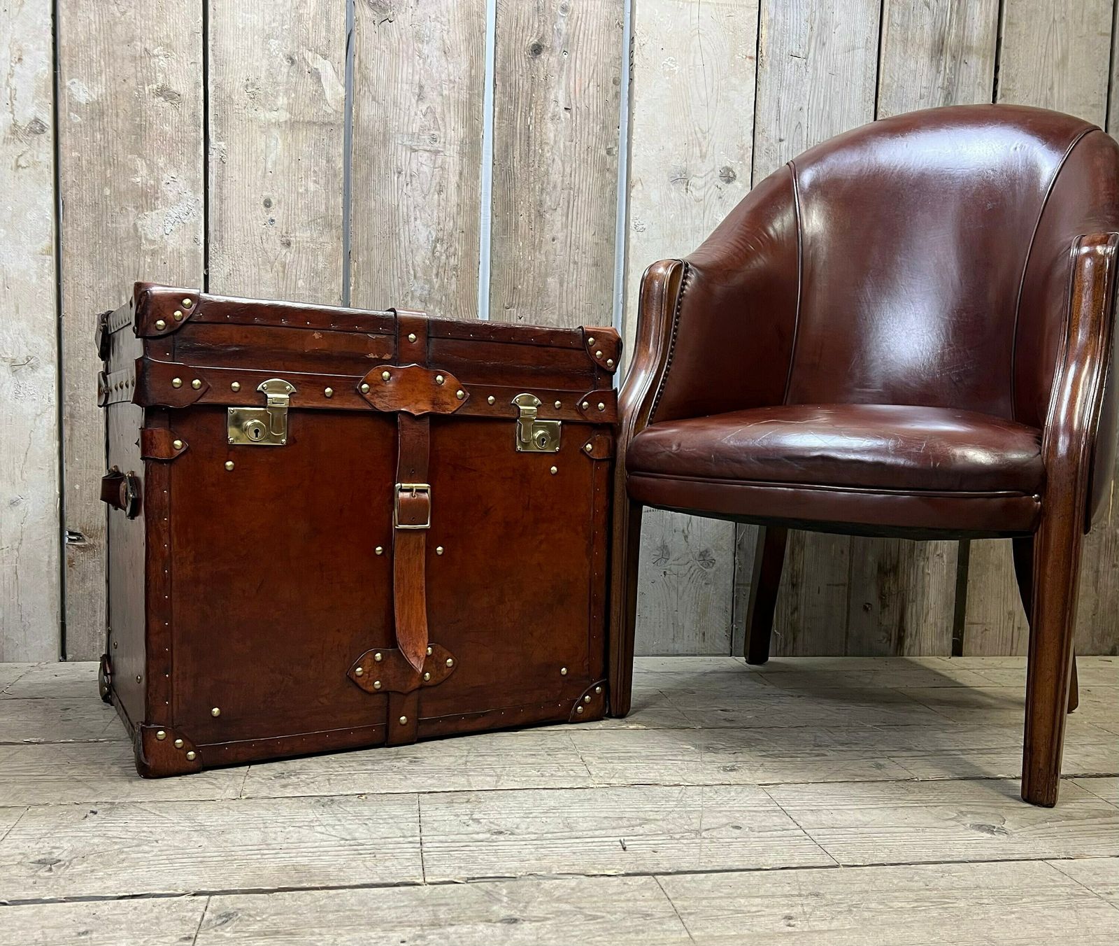 Antique Leather Luxury Campaign Style End Table Trunk Drawing Room Home Decor Furnishings photo Furniture
