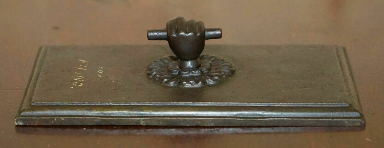 photo vintage Rare Antique Victorian A Kenrick & Sons N°5 Clenched Fist Bronze Paperweight