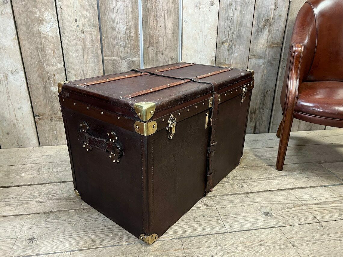 photo furniture Luxury Fashion House Moynat Travel Trunk End Table Coffee Table Home Decor Home Furnishings