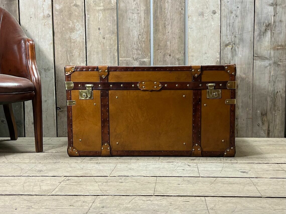 Luxury English Handmade Tan Leather Dark Trimmed Coffee Table Bed End Trunk Chest Home Living Interiors photo for sale