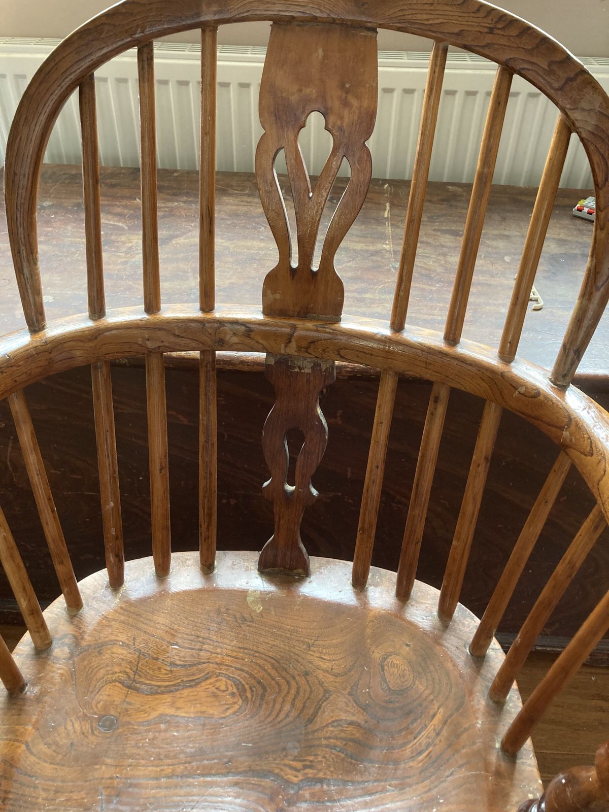 Elm Cow Horn Stretcher Windsor Style Chair