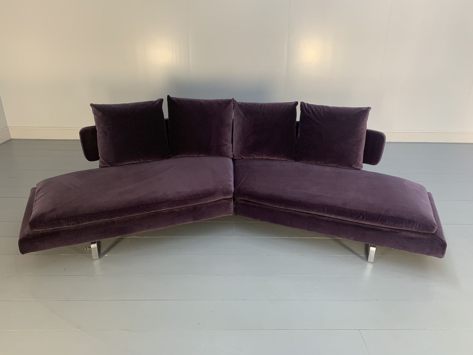 B&B Italia “Arne A252c 1” 4 Seat Curved Sofa – In Purple Velvet photo for sale