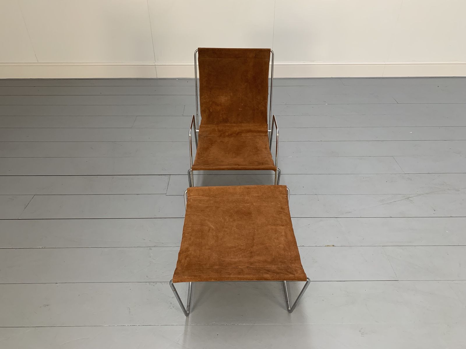 Rare Fritz Hansen “Bachelor” Lounge Chair & Footstool – In Suede Leather & Chrome photo Furniture