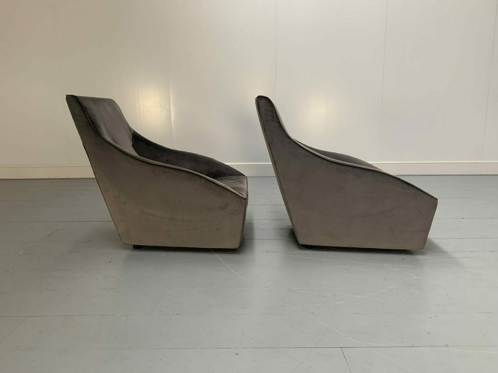 Pair Of Molteni & C “Doda” Armchairs & Ottoman – In Dark Grey Alcantara photo vinterior