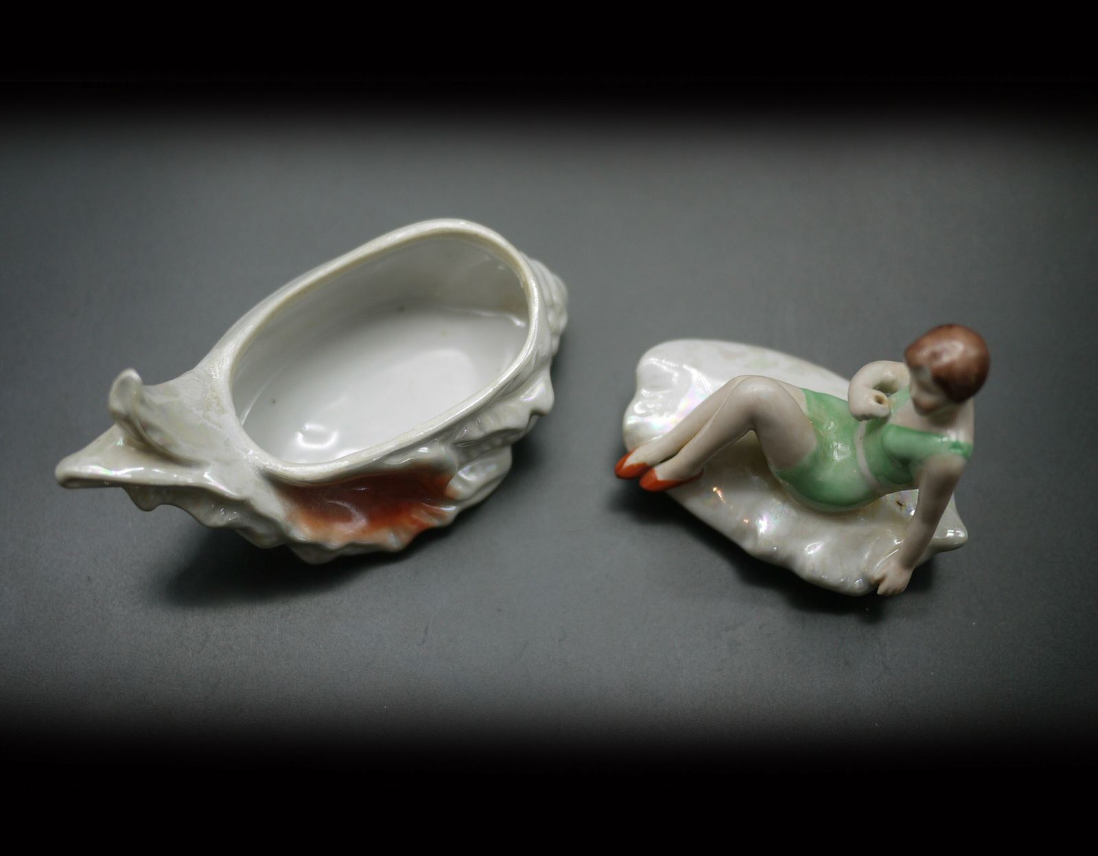photo furniture Art Deco Porcelain Bathing Beauty Dresser Box