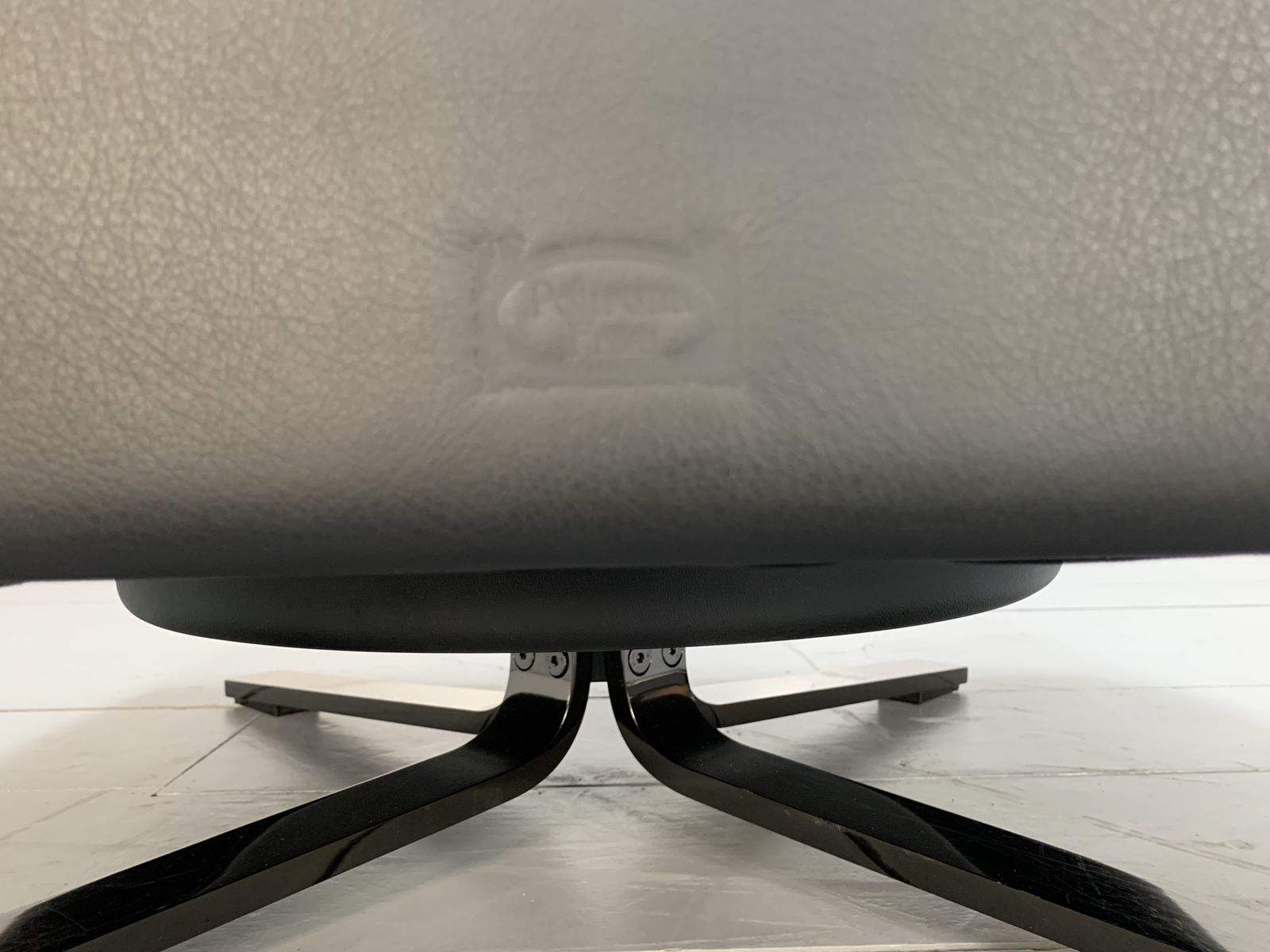 9900.0 Suite Of 4 Poltrona Frau “Kennedee” Armchairs In Black “Pelle Frau Sc” Leather photo