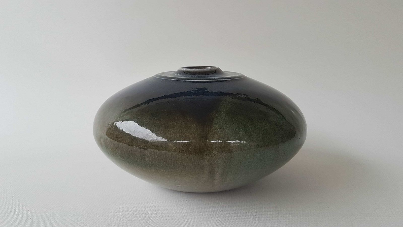 Ernst Stauber Ufo Shaped Vase With A Crystal Salt Glaze photo furniture