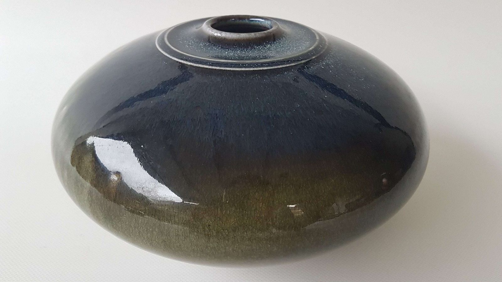 Ernst Stauber Ufo Shaped Vase With A Crystal Salt Glaze photo for sale
