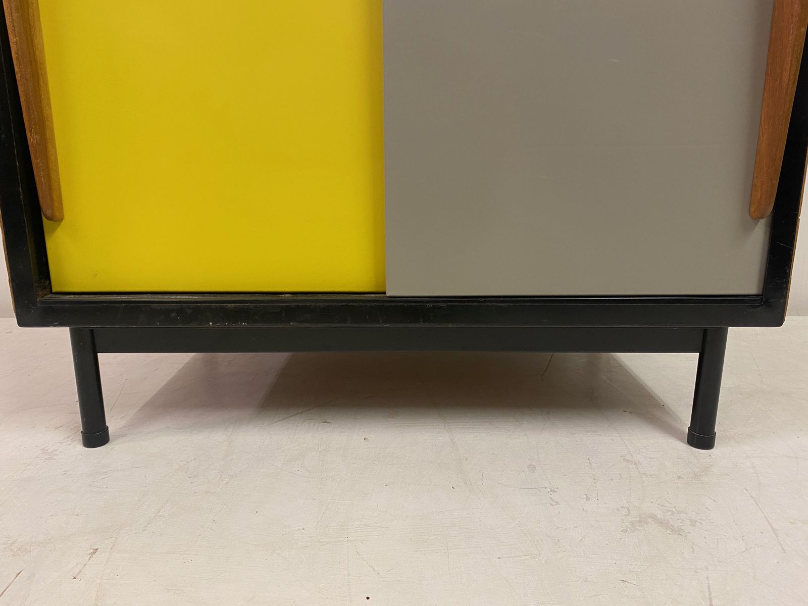 3895.0 Bicoloured Cabinet By Willy Van Der Meeren For Tubax photo