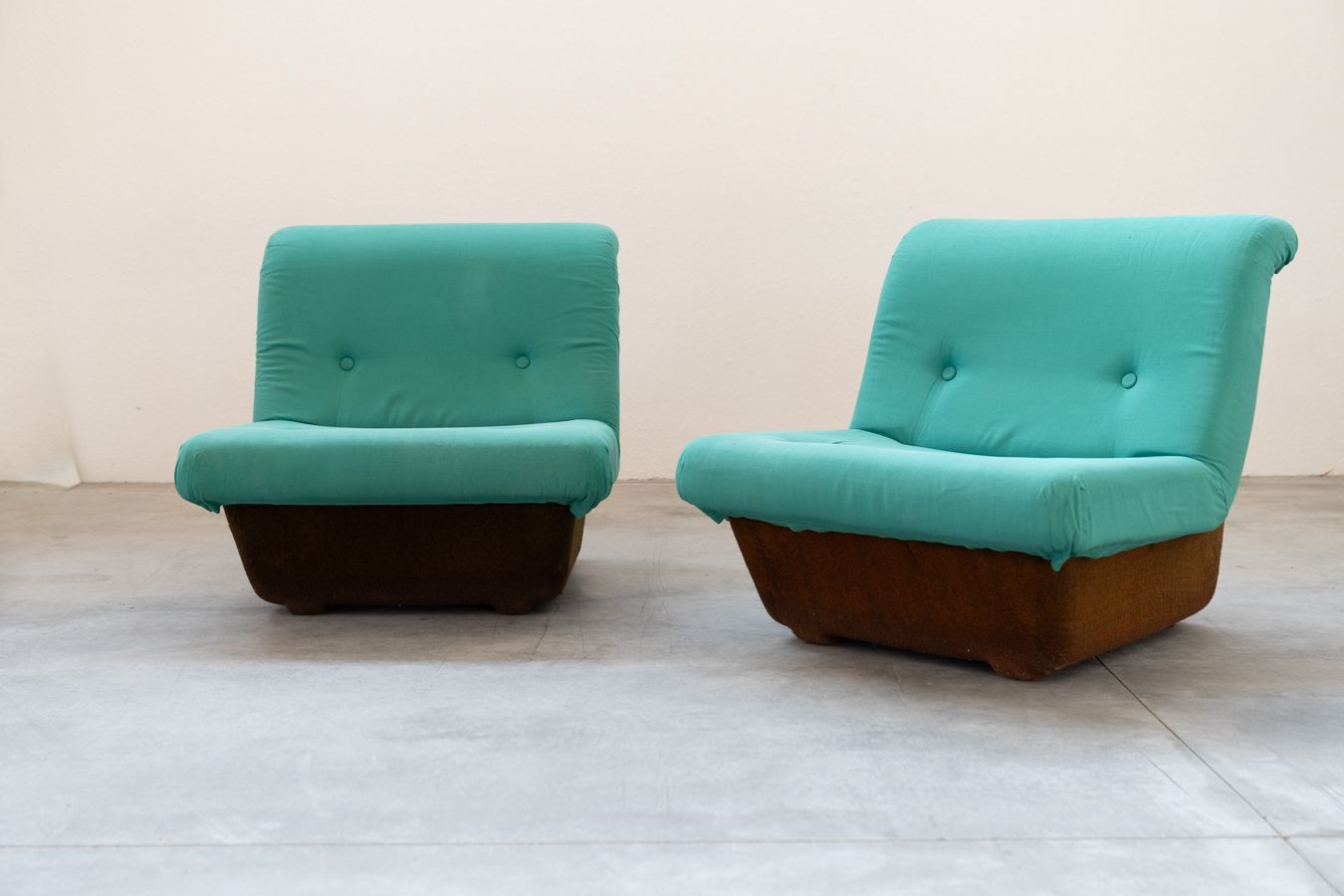Set Of Two Lev & Lev Fabric Armchairs, Removable Covers, With Fibreglass Frame, 1970s.