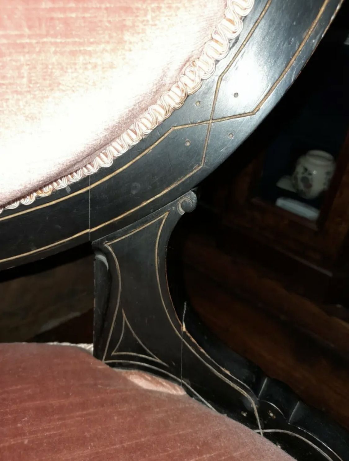 250.0 Victorian Pink Velvet Boudoir Dressing Table Balloon Chair Japanned photo