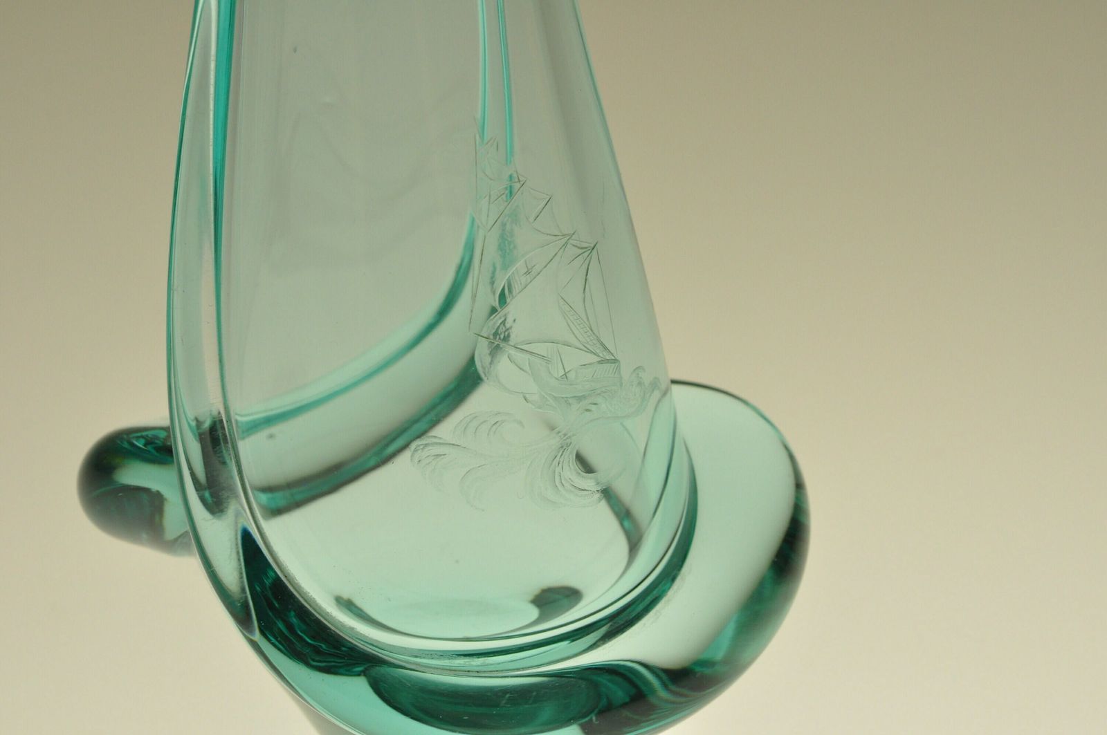 Miroslav Klinger Zbs Vase, Mid Century Vase, Czech Vase, Hand Made, Glass Vase, Flower Vase, Green Vase, Vintage Glass Vase, Mid Century photo furniture