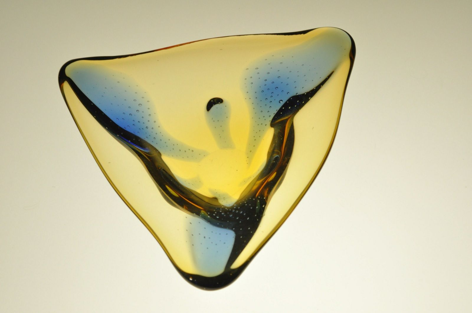 Hana Machovska Mstisov Glazen Schaal, Geel Glas, Gele Schaal, Tsjechisch Glas, Pizzicato, Vintage Glazen Schaal, Antieke Schalen, Art Glass Schaal photo Woonaccessoires