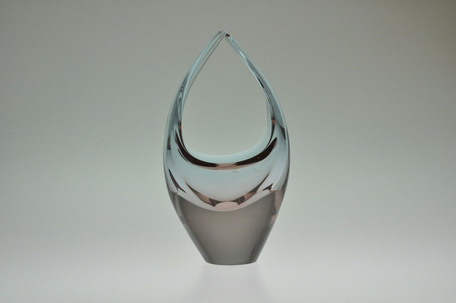 Miroslav Klinger Zbs Basket, Glass Basket, Czech Glass, Alexandrite Glass, Mid Century Glass, Czech Glass Basket, Vintage Glass Vase photo vinterior