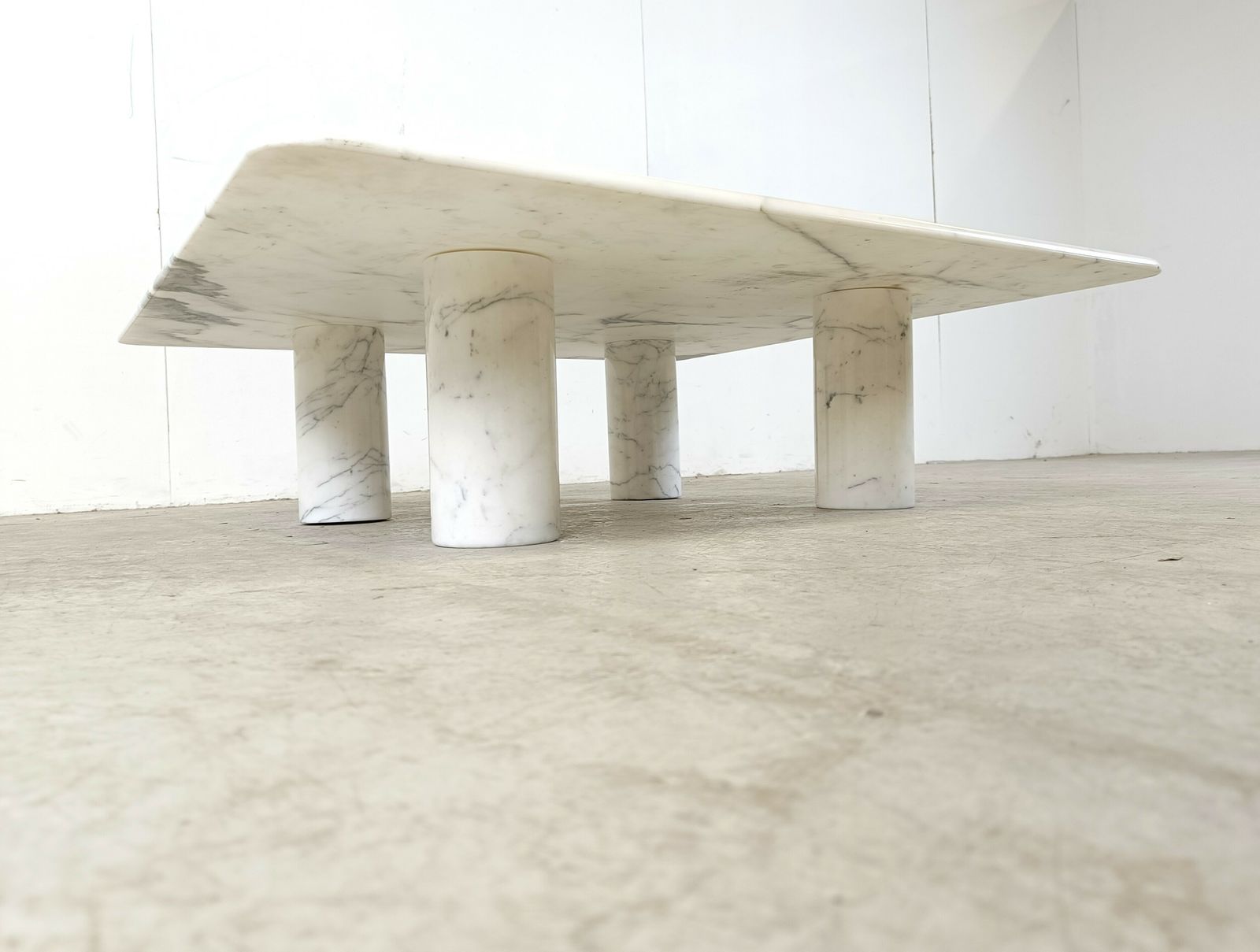 Angelo Mangiarotti Carrara Marble Coffee Table For Up&Up, Italy photo vintage