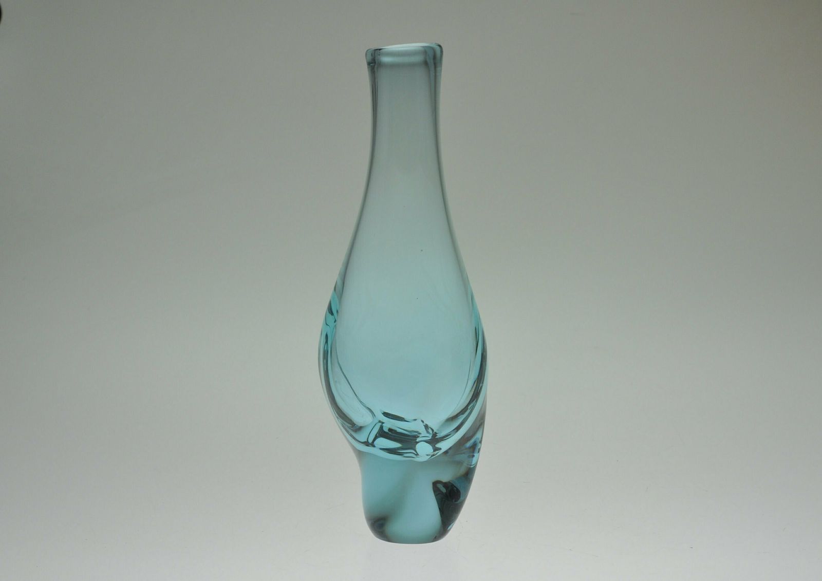 Miroslav Klinger Zbs Vase, Glass Vase, Mid Century Vase, Czech Vase, Czech Glass, Alexandrite Vase, Vintage Glass Vase, Flower Vase photo furniture