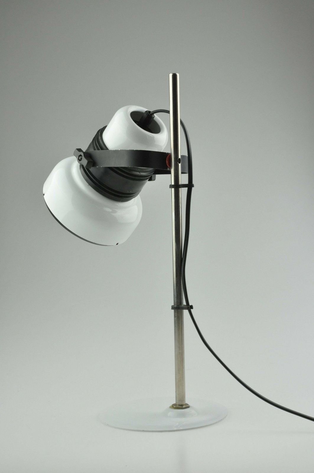Industriële Bureaulamp, Industriële Lamp, Architectenlamp, Bureaulamp, Mid Century Lamp, Rode Lamp, Mid Century Verlichting, Tafellamp photo vinterior