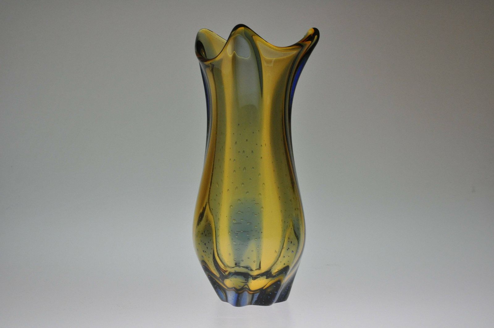 Hana Machovska Mstisov Pizzicato, Glass Vase, Mid Century Glass, Art Glass, Czech Glass Vase, Hand Made Glass, Czech Glass, Mid Century Vase