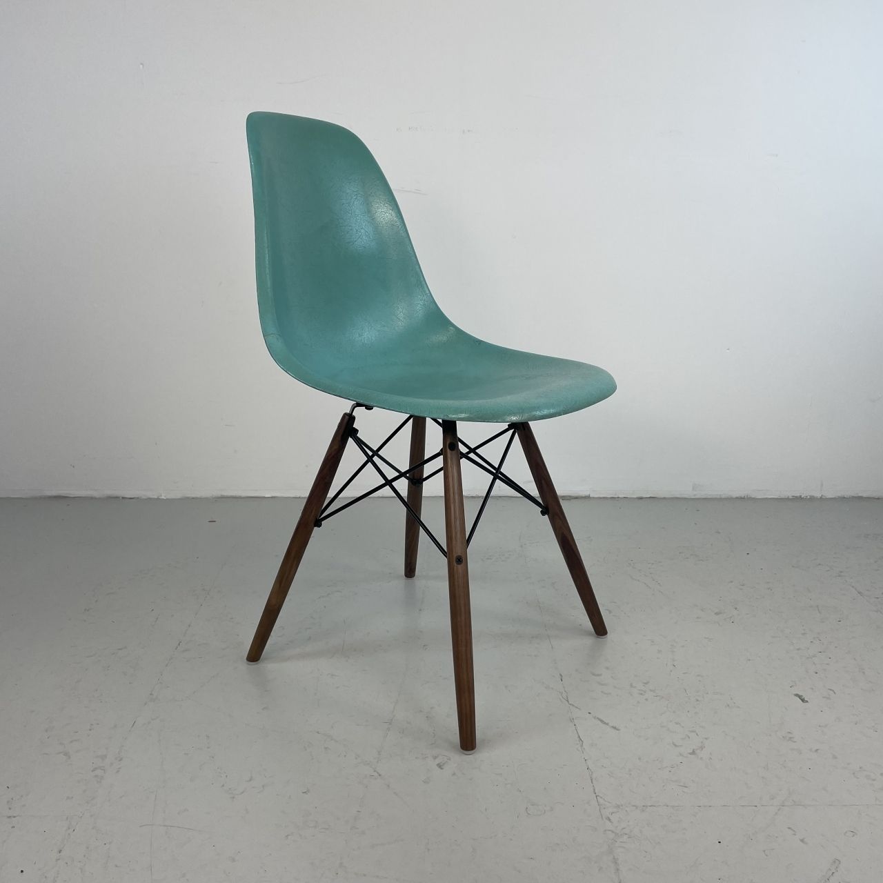 Eames Herman Miller Dsw Side Chair In Turquoise Blue