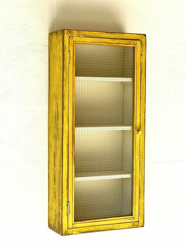 Vintage Wandkast Met Gaaswerk photo vintage