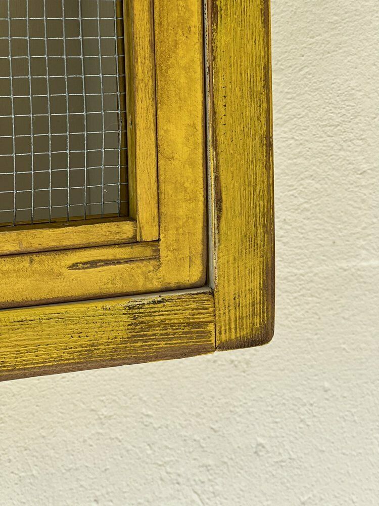 photo buy Vintage Wandkast Met Gaaswerk