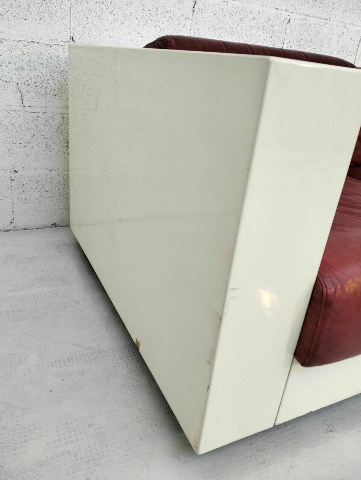 White Saratoga Sofa By Massimo And Lella Vignelli For Poltronova 60s, 70s photo vinterior