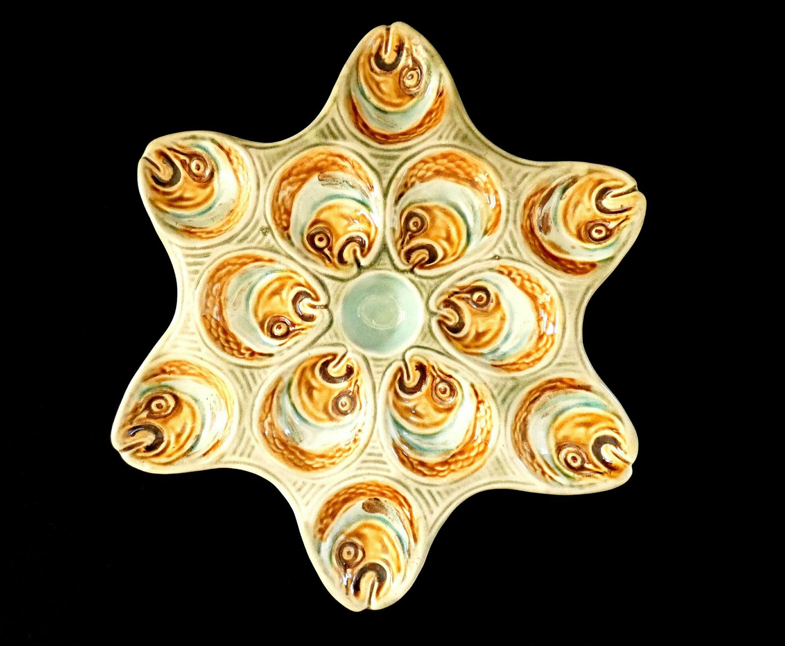 19th Century Majolica Fish Heads Oyster Plate Antique French Ceramic Palissy Star Platter