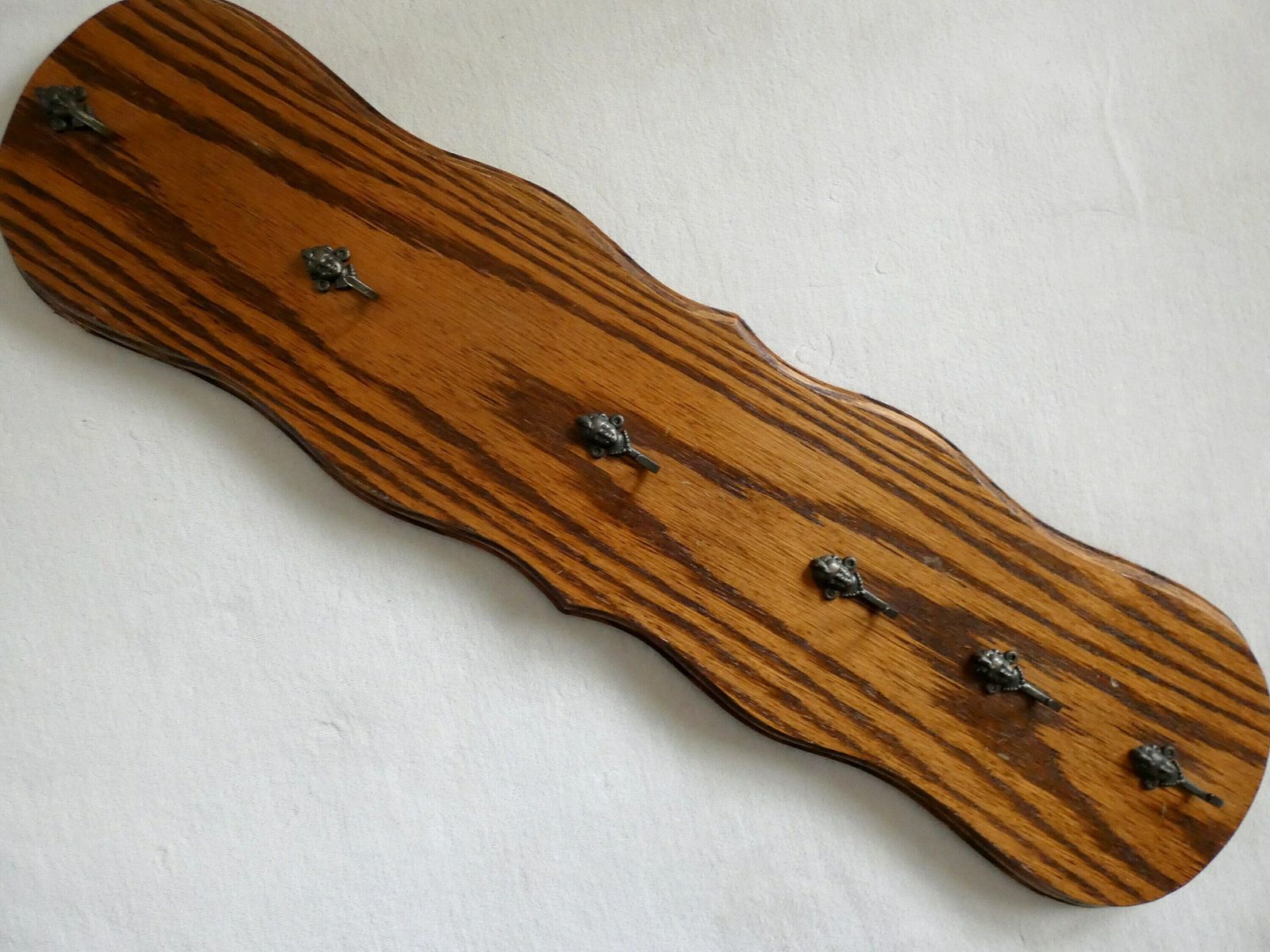 Vintage Houten Sleutelrek – Bruin – 6 Messing Haken – Mid Century – Ganginrichting – Frankrijk