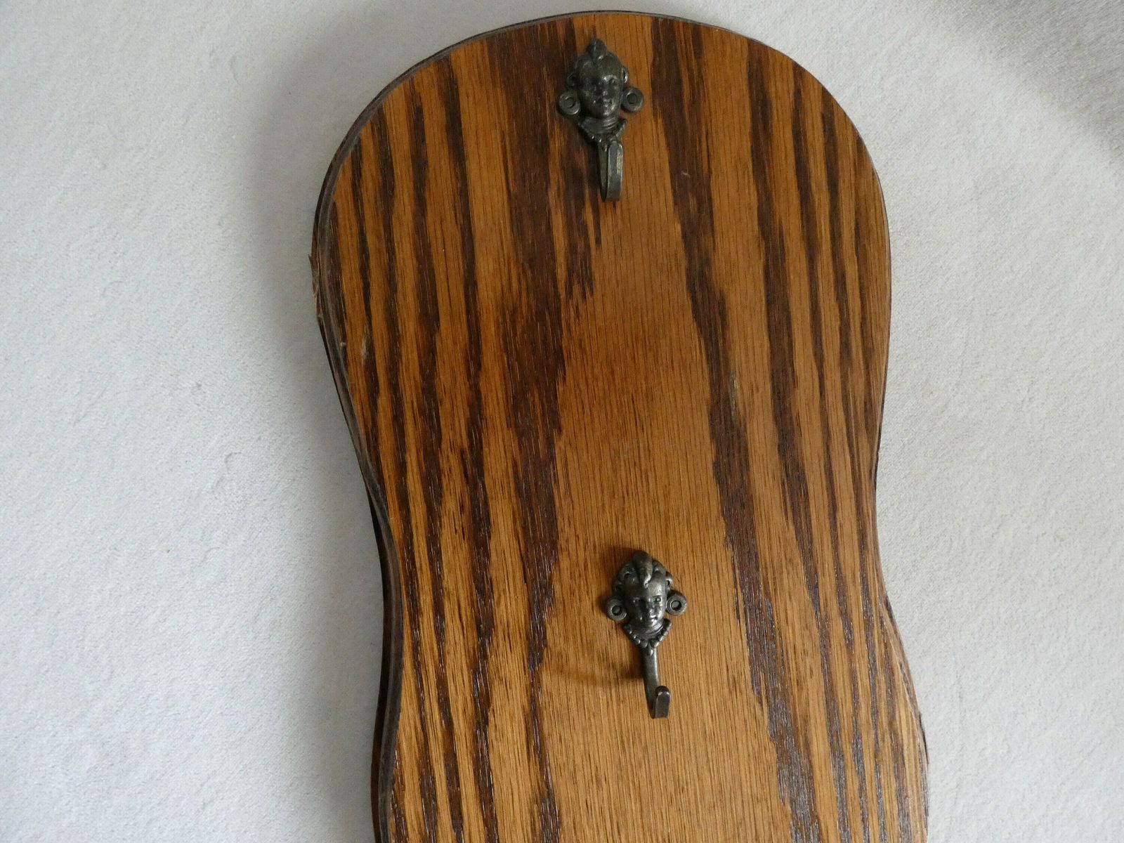 Vintage Houten Sleutelrek – Bruin – 6 Messing Haken – Mid Century – Ganginrichting – Frankrijk photo for sale
