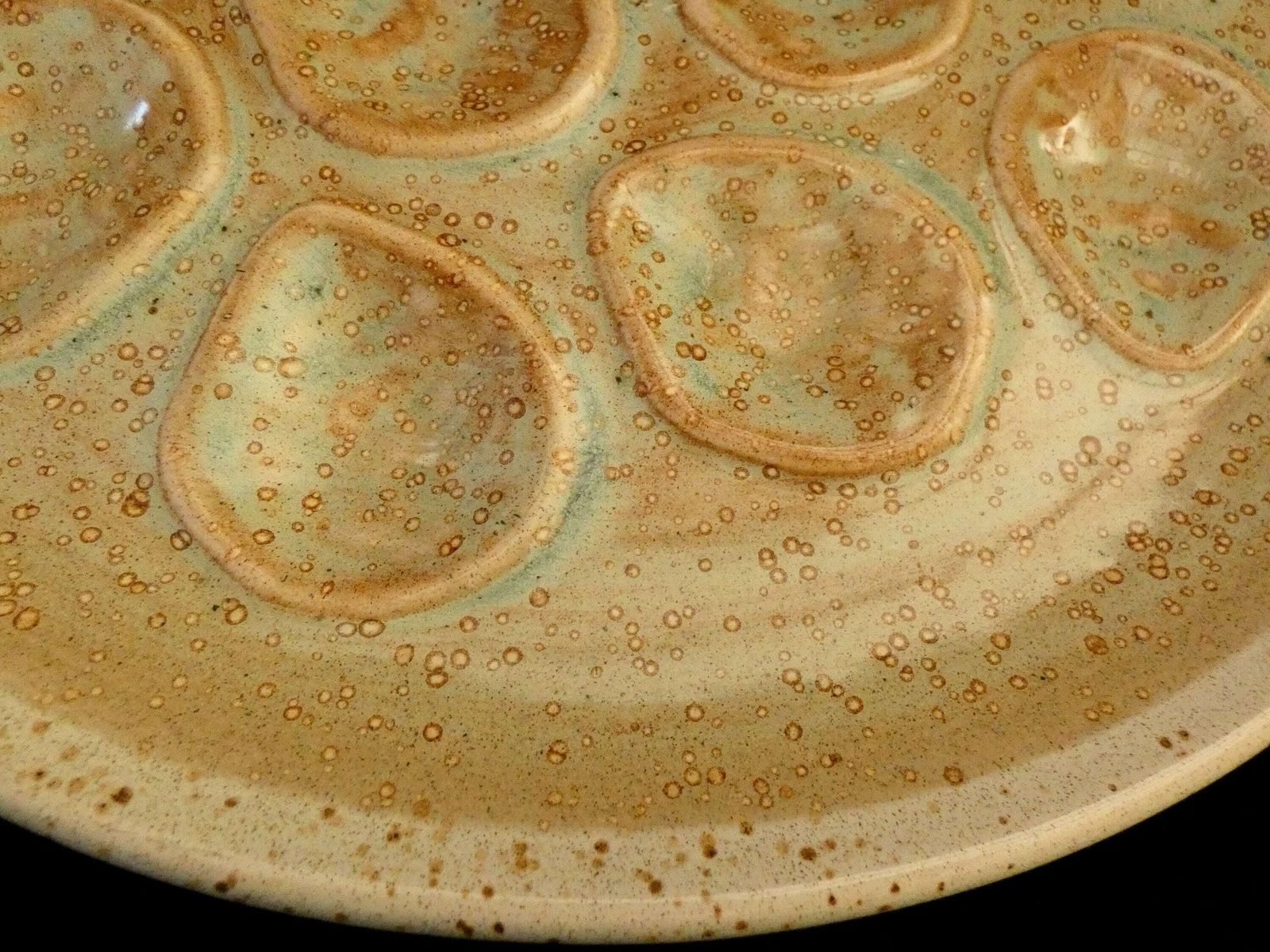 Groot Vintage Oesterschotel – Mbfa Pornic – Wit, Bruin, Turquoise – Majolica Keramiek – Frans Aardewerk – Jaren 70 photo vinterior