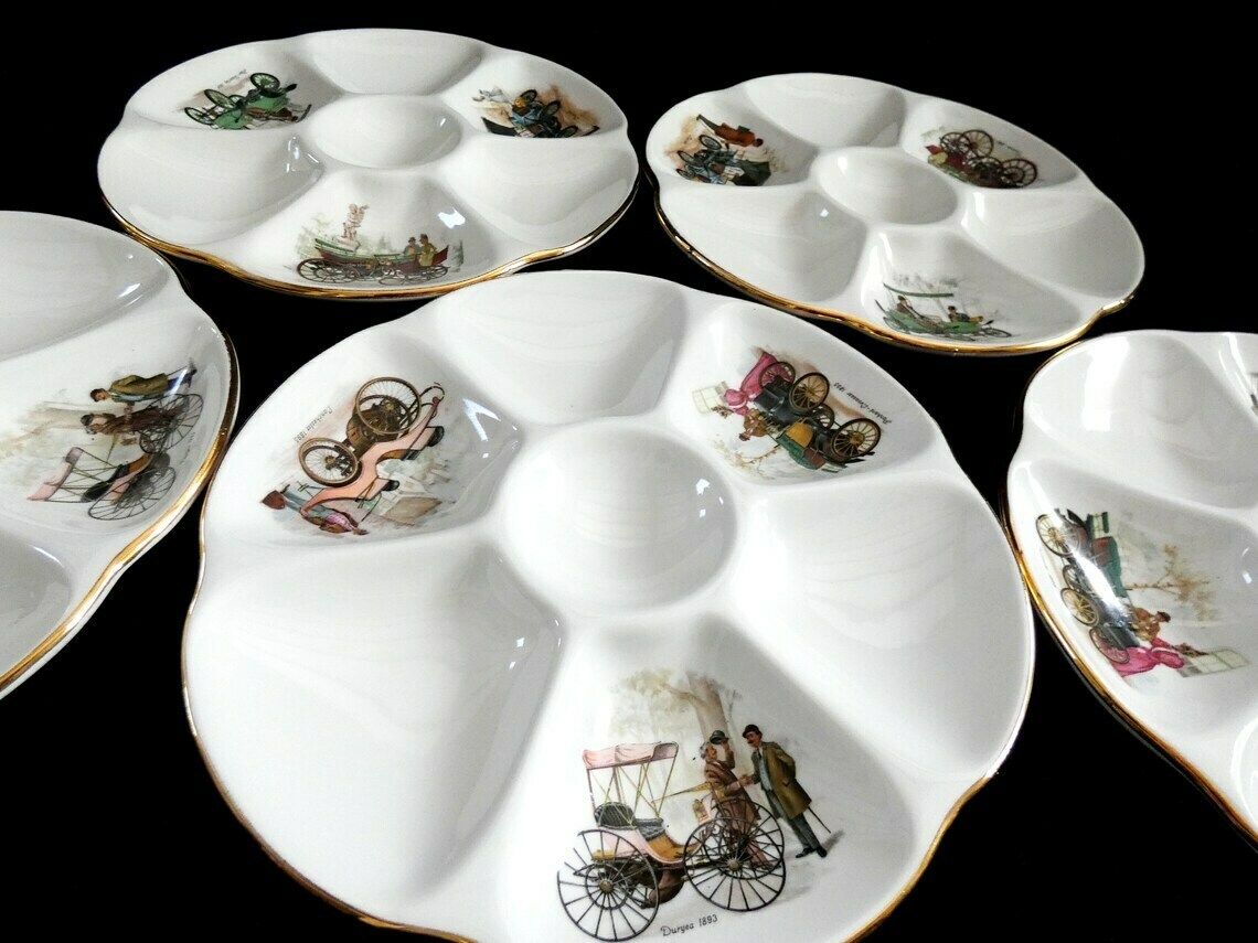 2 Zeldzame Oesterplaten Van Gien, Wit Frans Oesterbord Met Retro Auto Decor, Majolica Aardewerk, Barbotine Oesterplaat, Frankrijk, Jaren 1960 photo for sale
