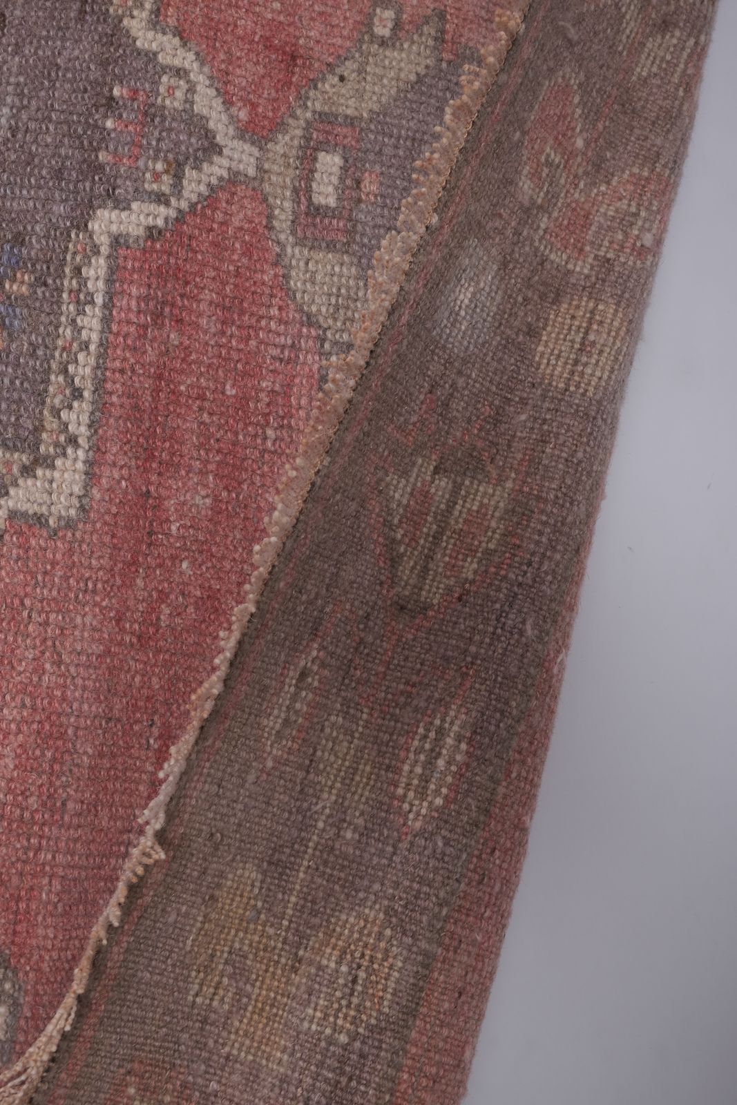 photo for sale 1960s Hand Knotted Anatolian Karapinar Rug 4'9'' X 11'1''