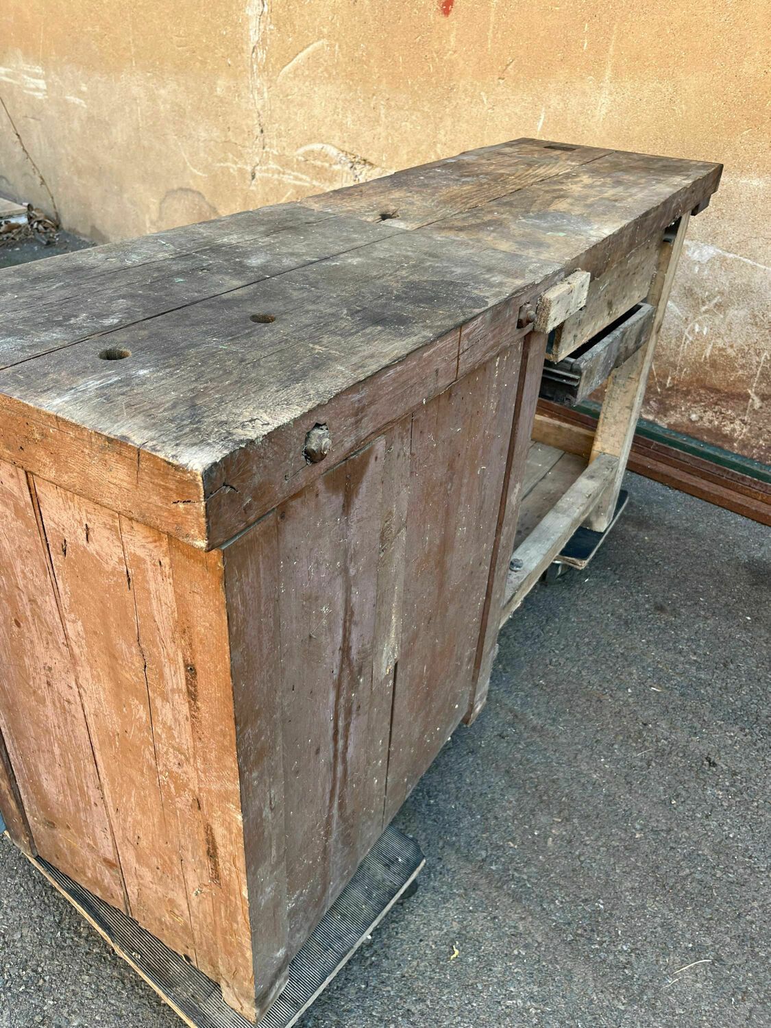 photo furniture Established