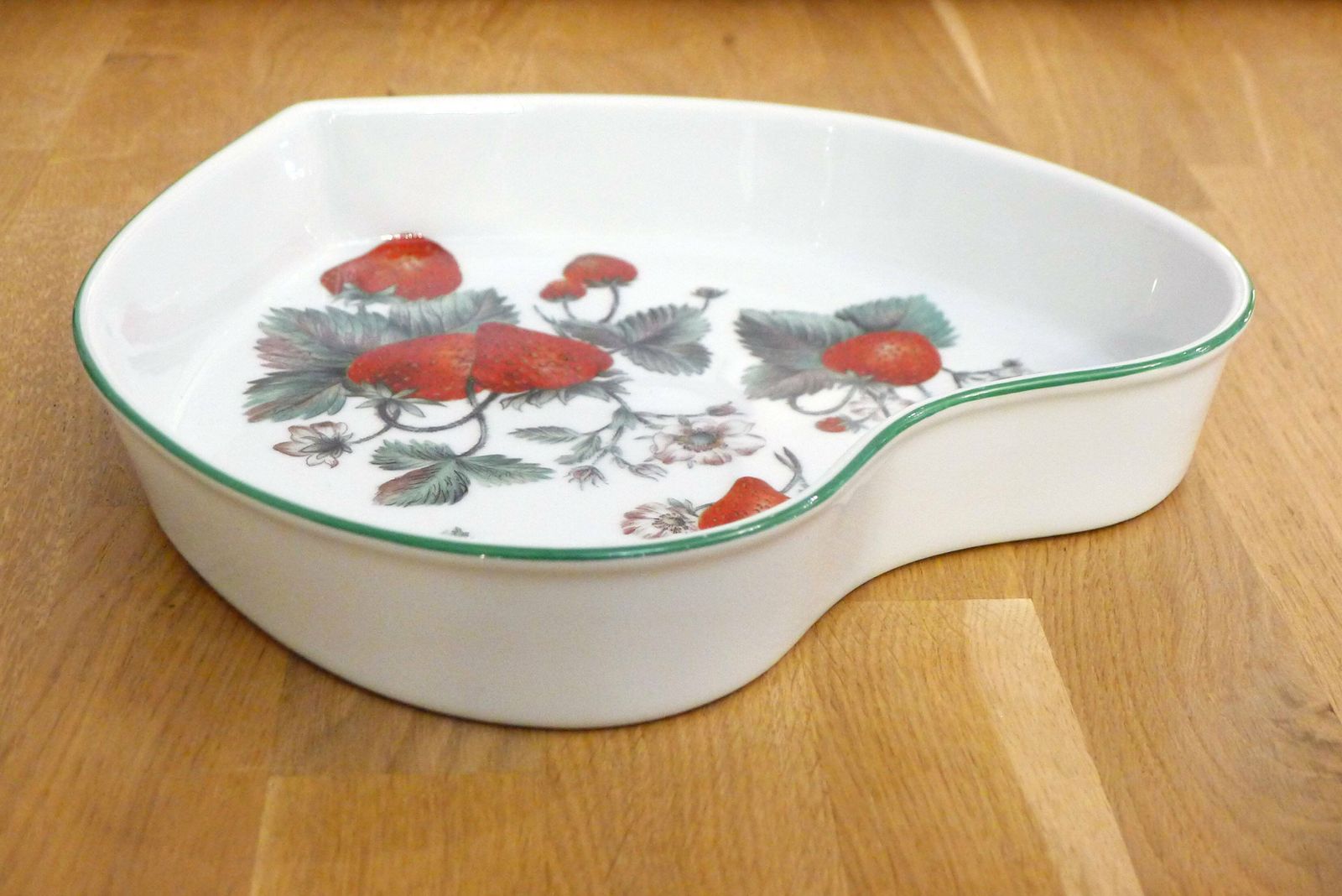 Heart & Strawberries Dish photo Home Decor
