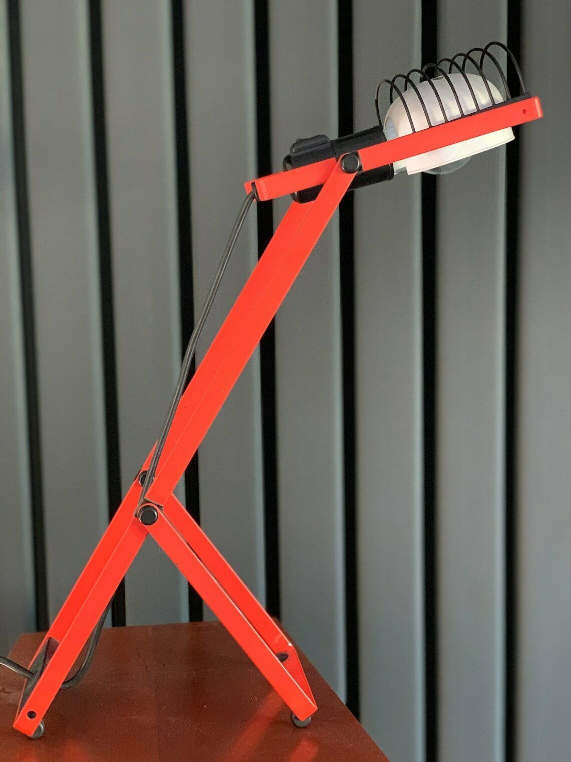 Red Lamp Model "Sintesi" By Tavolo By Ernesto Gismondi For Artemide / Italy 70s photo Lighting