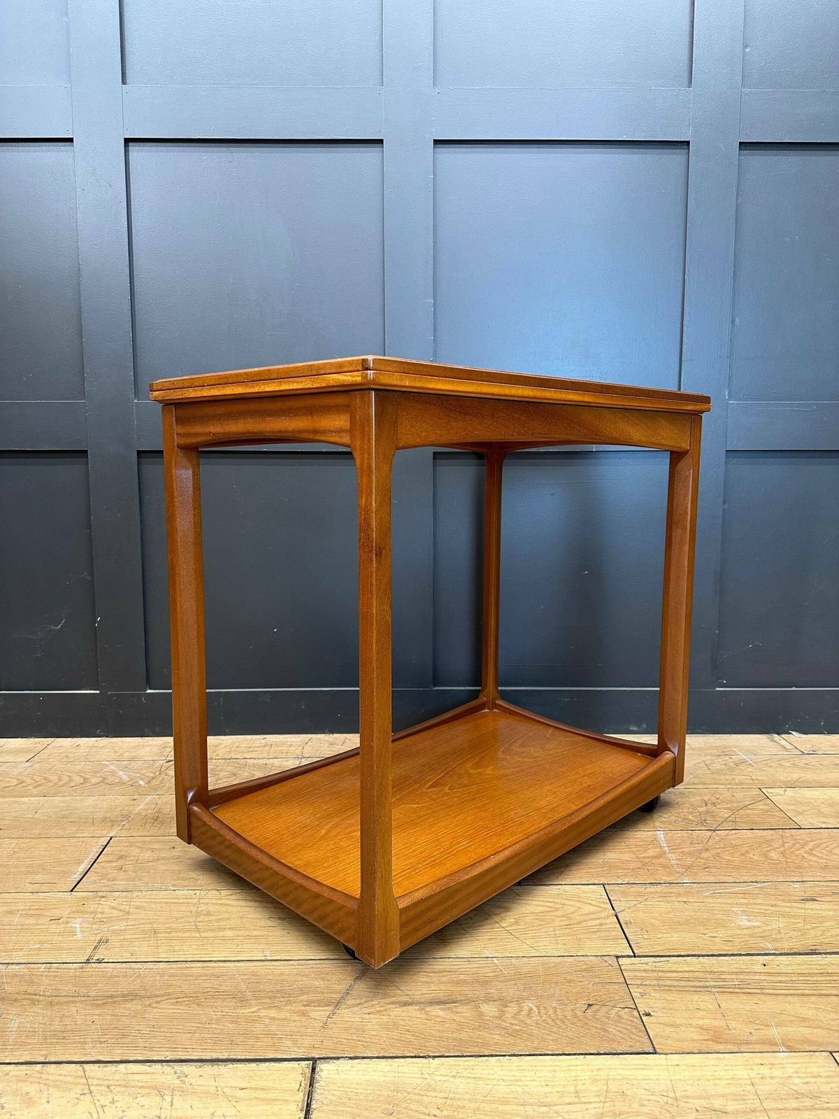 Retro Teak Trolley   Mid Century Serving Cart   Tea Cake Cocktail Trolley photo vinterior