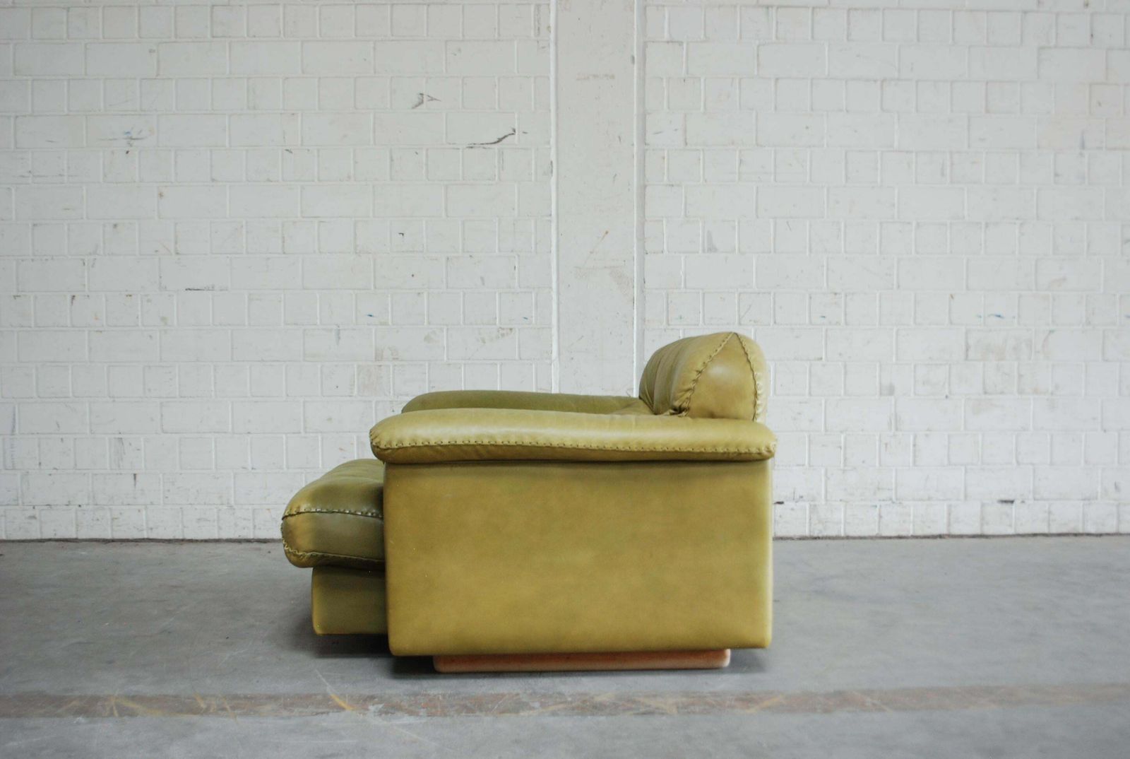 De Sede James Bond Leather Lounge Chair Ds 101 Olive Green photo vintage