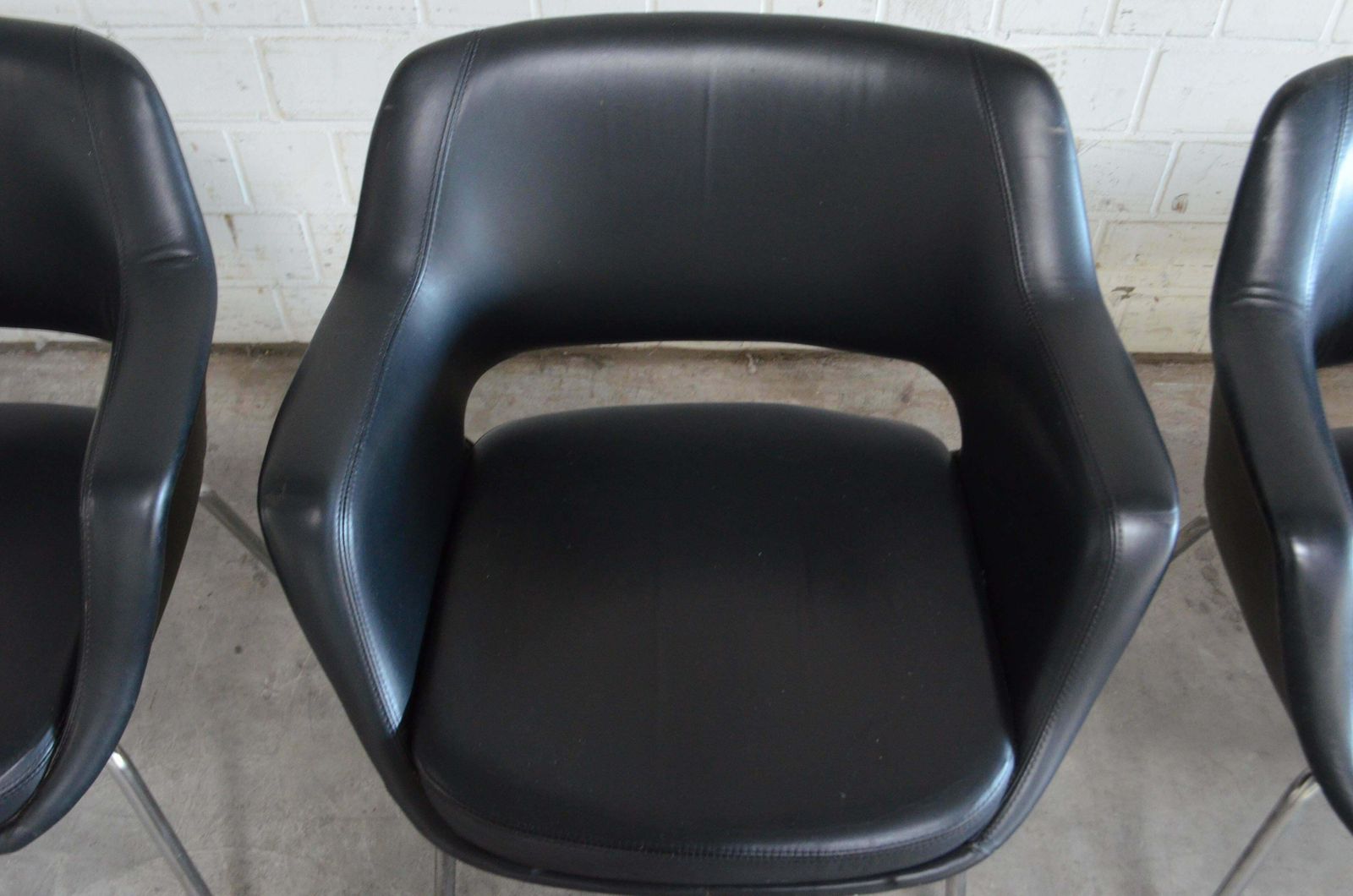 3177.0 Olli Mannermaa Set Of 4 Leather Kilta Chair By Eugen Schmidt & Cassina Martela photo