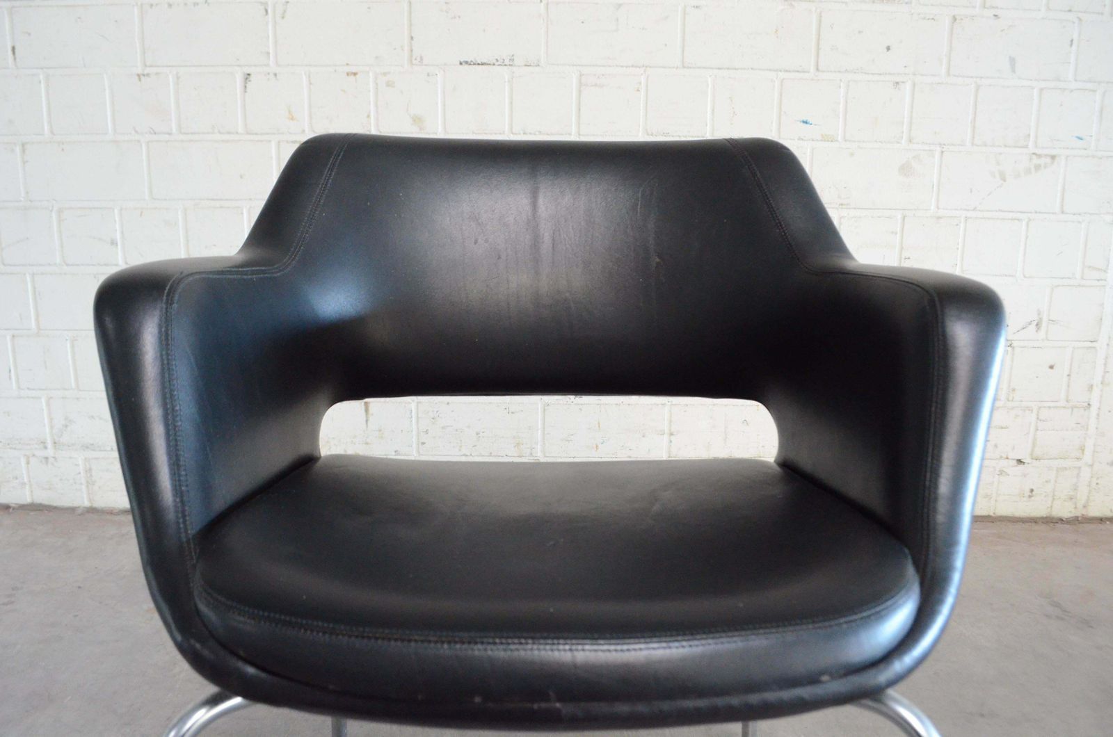 Furniture Olli Mannermaa Pair Of Leather Kilta Chair By Eugen Schmidt & Cassina Martela photo
