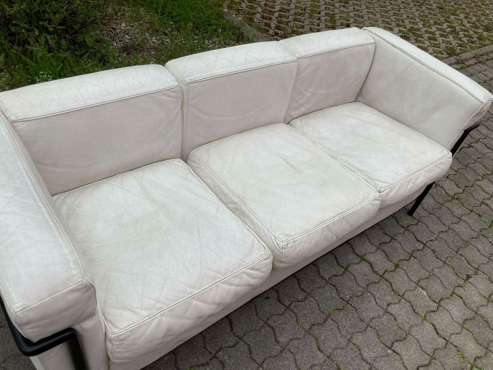 Le Corbusier Lc2 White Leather Sofa By Cassina photo for sale