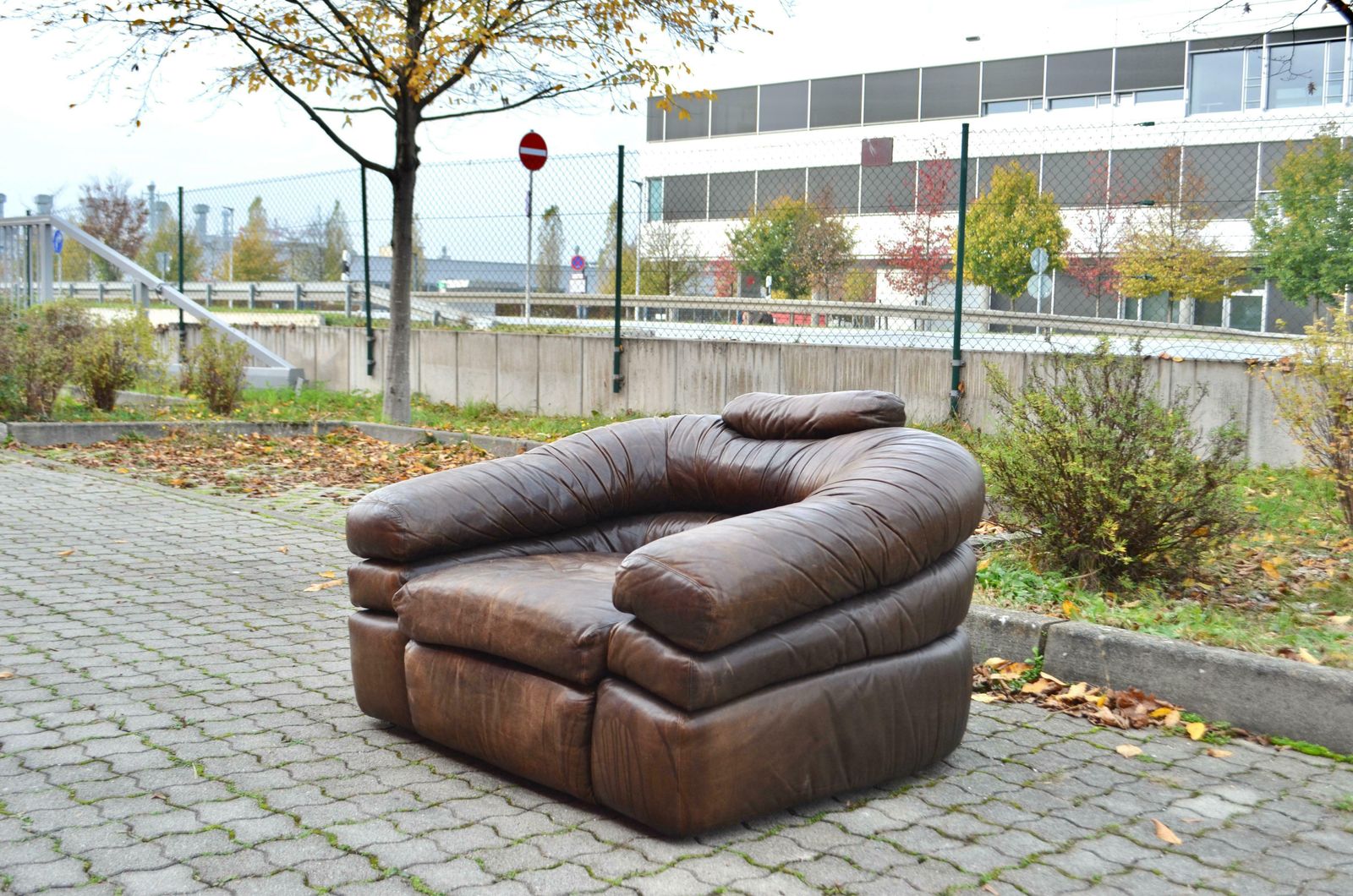 Zanotta Model Straccio De Pas, D''Urbino, Lomazzi Original Lounge Leather Chair photo for sale