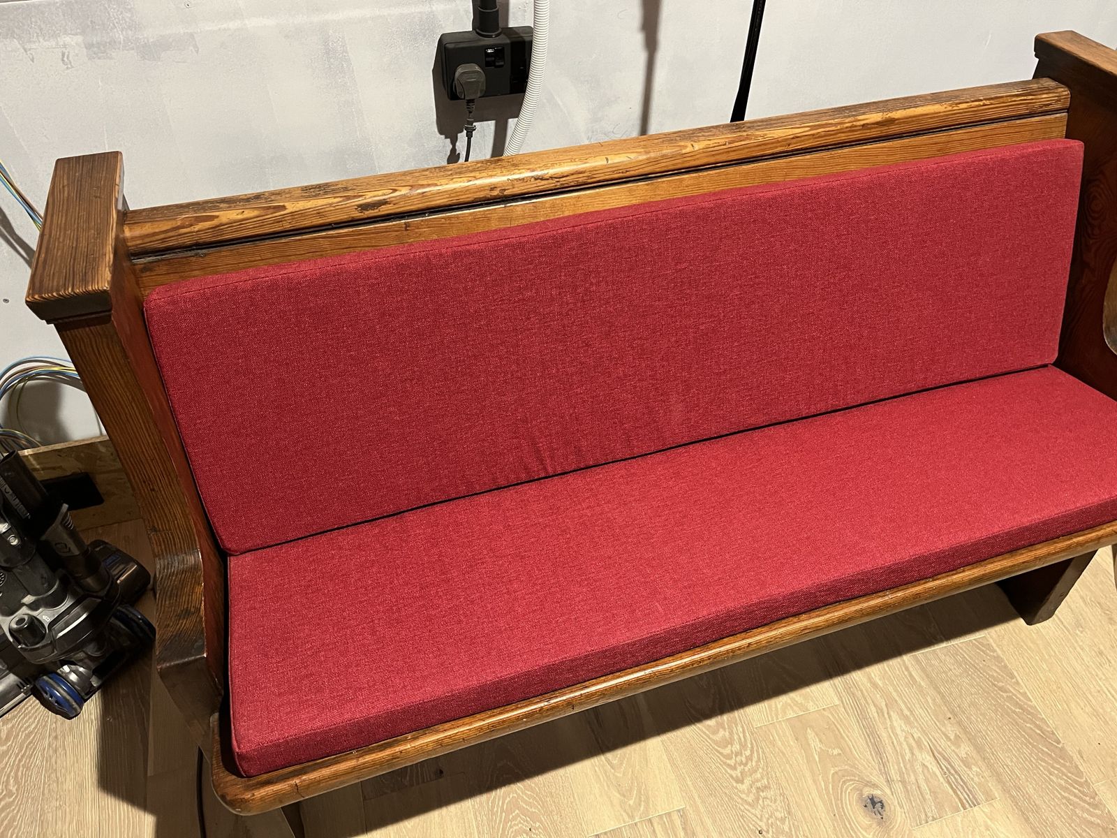 Sutton Coldfield Antique Pitch Pine Church Chapel Benches Pews, With 2x Seat Cushions In Red. photo 500.0