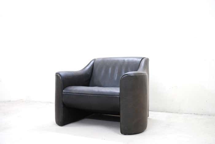Matteo Grassi Esquire Neck Leather Armchair By Luigi Massoni & Giorgio Cazzaniga photo vinterior