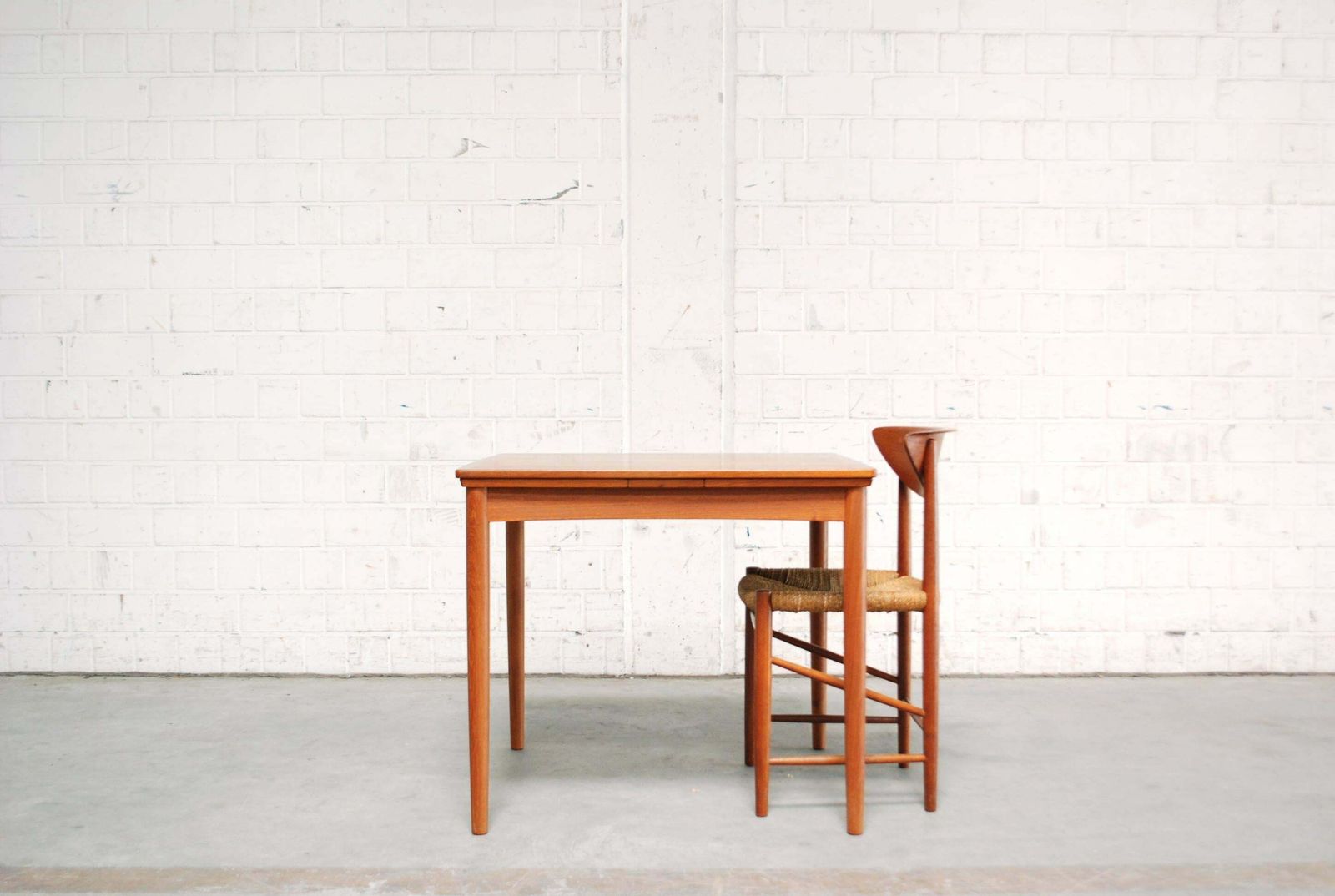 photo vintage Poul Hundevad Teak Dining Table For Hundevad And Co
