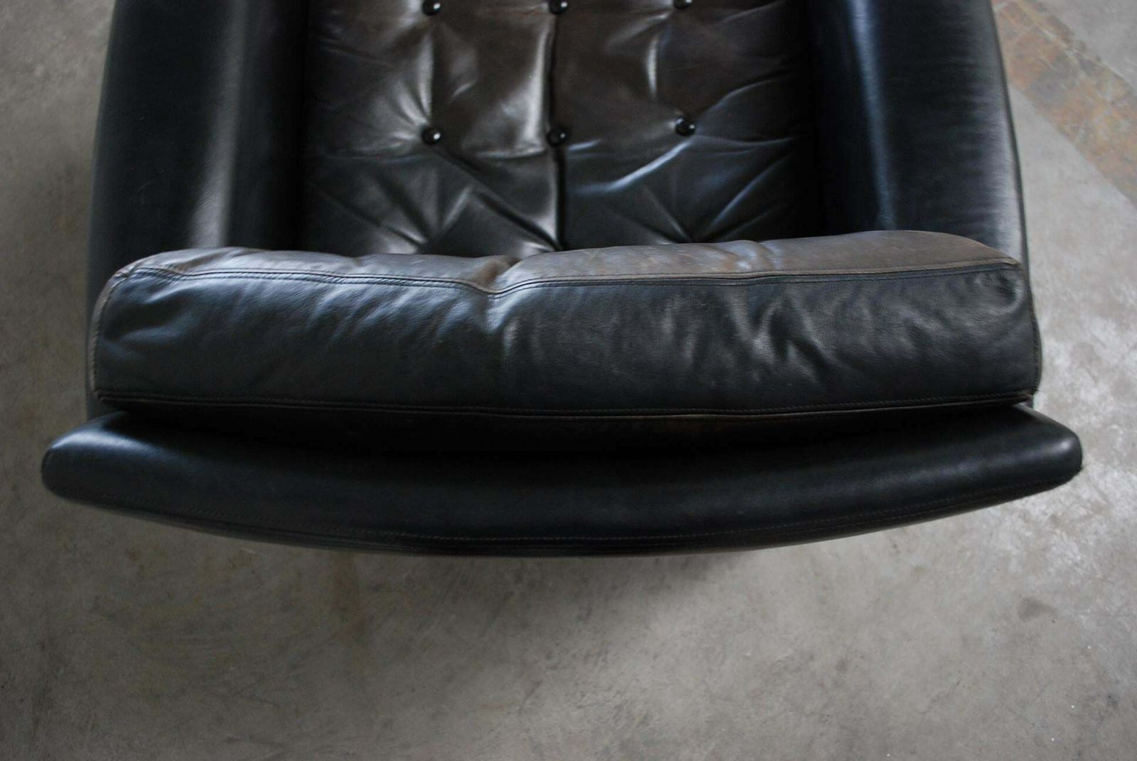 photo vintage Kill International Pair Of Leather Armchair Design By Rudolf Glatzel, 1960s