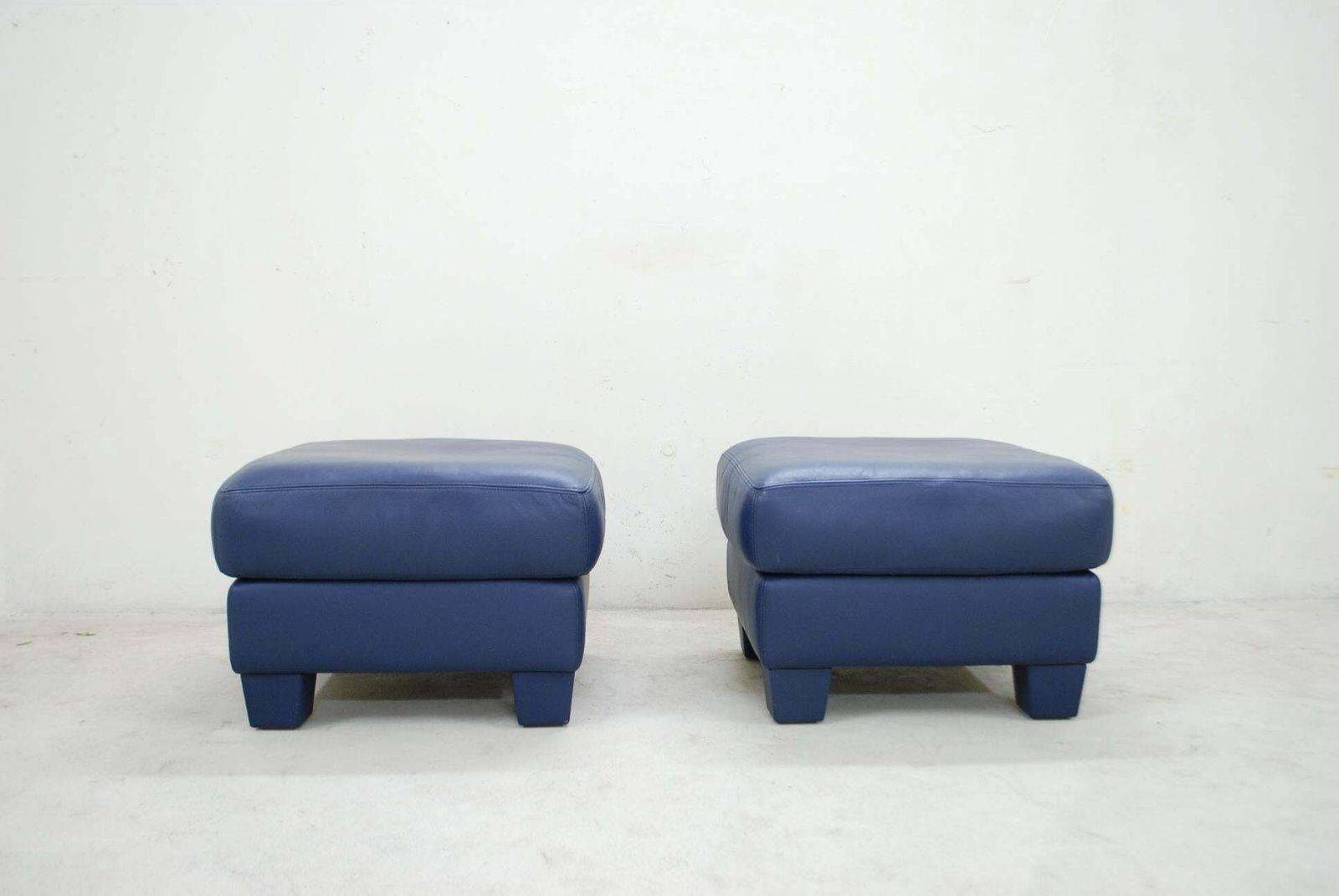 De Sede Ds 17 Pair Of Blue Leather Ottoman Or Pouffe photo furniture