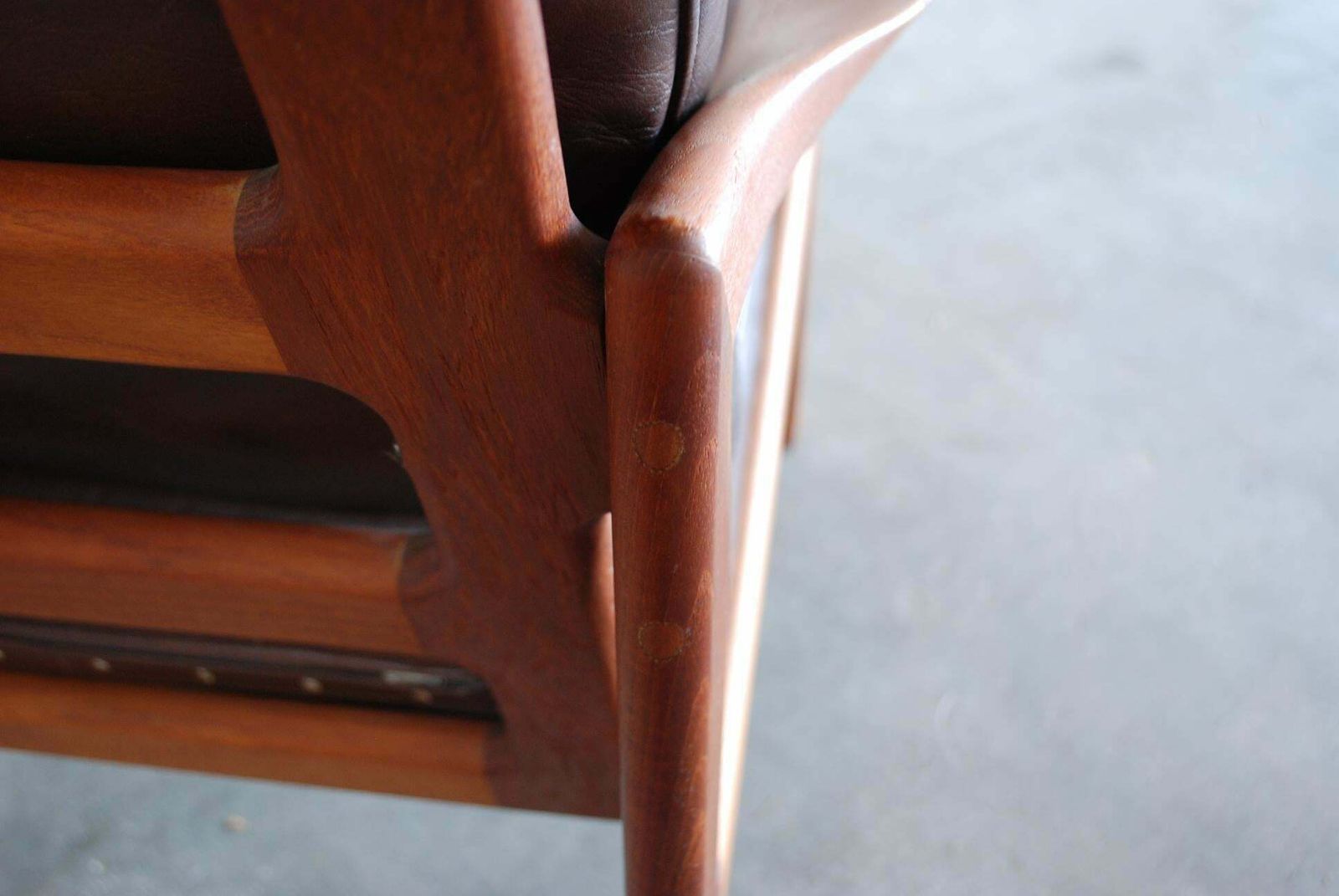 photo vinterior Illum Wikkelsø Leather Armchair Chair Brown Niels Eilersen